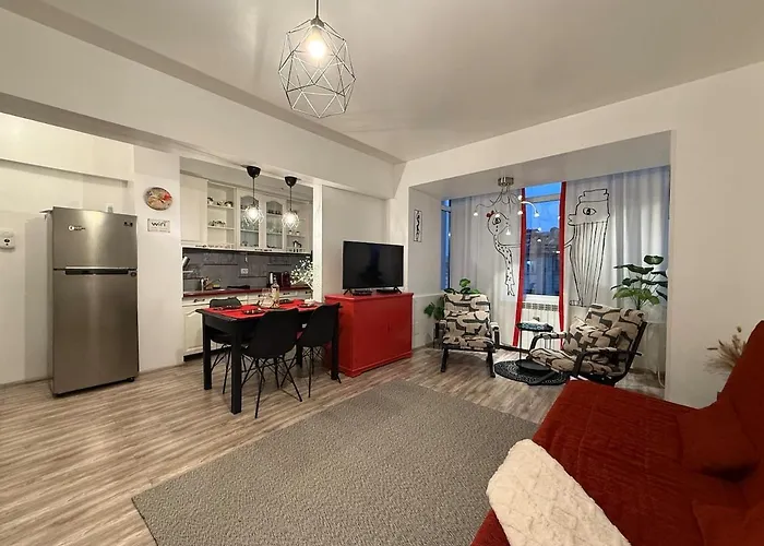 Cozy Center Apartment *