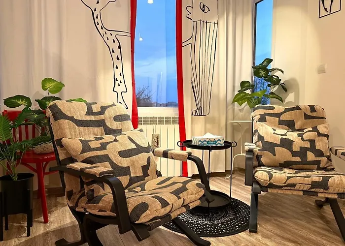 Cozy Center Apartment